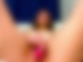 Live cam show with BrittenyYing - Blue Eyes on SquirtSoMuch
