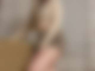 Live cam show with CoriEbner - Brown Hair on AdultVida.com