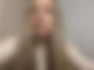 Live cam show with CoriEbner - College on AdultVida.com