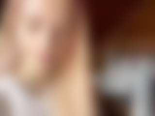 Live cam show with Elsa - Blonde Hair on Hubzter Live