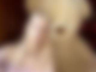Live cam show with Elsa - New Tattoos on SxyPornLive
