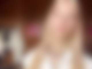 Live cam show with Elsa - Petite on slutload