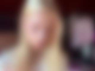 Live cam show with Elsa - Body Massage on Camsoda