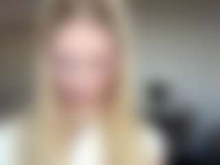Live cam show with Elsa - Public on Instabang
