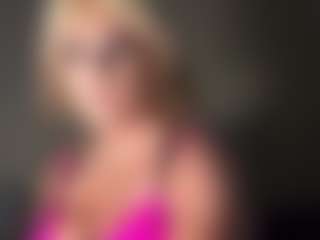 lexabone MILF webcam performer live streaming