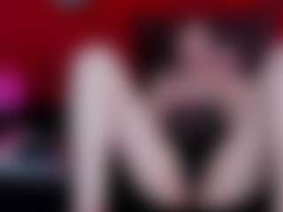 Live cam show with RochiCooper - Middle Aged on TeamSkeetLive