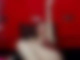RochiCooper MILF webcam performer live streaming