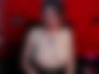 Live cam show with RochiCooper - Mature on Camsoda