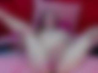 Live cam show with RochiCooper - Mature Young Adult on Camiplay Live