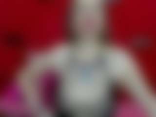 Live cam show with RochiCooper - Skinny MILF on 1on1-livenow