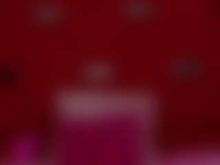 Live cam show with RochiCooper - Public Mature on live.xheat.ai