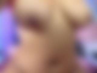 Live cam show with penelope-tay - Curvy Middle Aged on Gym Cam Girls