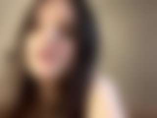 Live cam show with Sophie - Flashing on liverealitysex.com