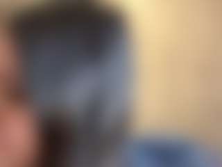Live cam show with Sophie - Smoking on livesuperchat.net