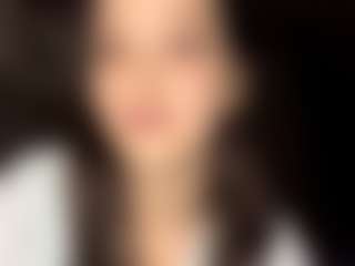 Show di cam dal vivo con Sophie - Facial su Camsoda