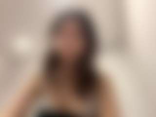 Live cam show with Sophie - Moaning on StripNow