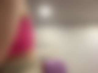 Live cam show with Sophie - Athletic College on livesuperchat.net