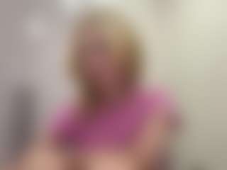 Maggie's Live Sex Cam Show