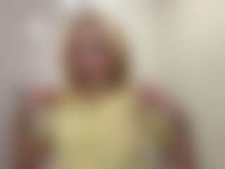 Maggie's Live Sex Cam Show