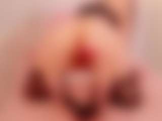 Live cam show with EllaNocturne - Fingering on Gym Cam Girls