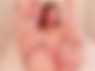 Live cam show with EllaNocturne - Camel Toe on Latina Girls