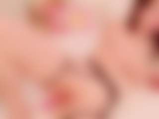 Live cam show with EllaNocturne - Brown Eyes Brown Hair on SmokeAndPoke