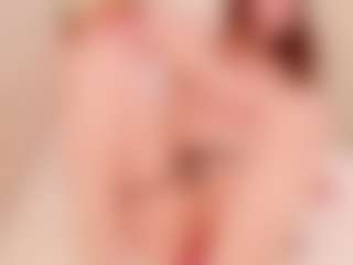 Live cam show with EllaNocturne - Fingering on PervPlay.com