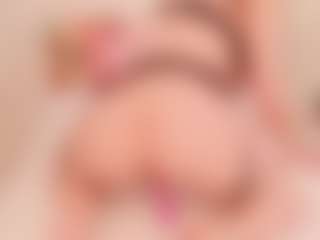 Live cam show with EllaNocturne - New Brown Eyes on luckytryst.com