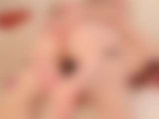 Live cam show with EllaNocturne - Fingering on Camsoda