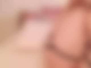 Live cam show with EllaNocturne - Camel Toe on Milfs Live