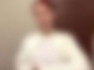 Live cam show with GwenBielski - Shaved Pussy on https://playwithruby.com