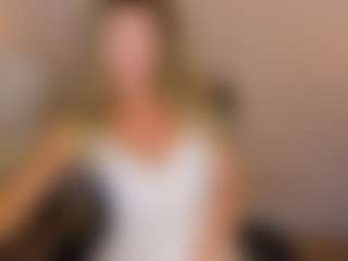 Live cam show with Lenamuti - Blonde Hair on Dare Cams