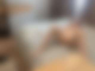 Live cam show with RamonitaMerle - Green Eyes on livesuperchat.net
