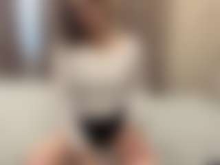Live cam show with RamonitaMerle - Moaning on liverealitysex.com