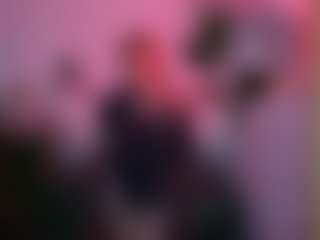 Live cam show with tattooedblondee18 - Oil on Streamer API
