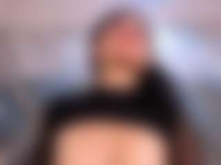 Live cam show with charlotteevans01 - Cute on AdultVida.com