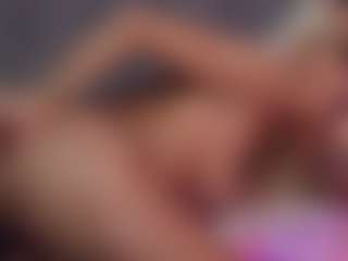 Live cam show with DonnaDubai - Average on Camsoda