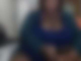 Live cam show with MATUREBUSSTY - Nipple Piercings on CamClone