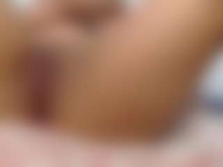 ValentinaGarcia03's Live Sex Cam Show