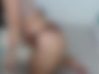ValentinaGarcia03's Live Sex Cam Show