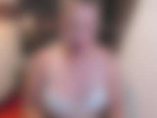 Live cam show with Abby-Smith1 - Tittyfuck on AdultVida.com