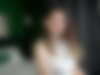 Live cam show with Alice-Ruby1 - Thick on AdultVida.com