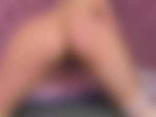 Live cam show with Dania-wish - Skinny MILF on madthumbs