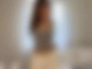 Live cam show with Bella - Nipple Piercings on livesuperchat.net