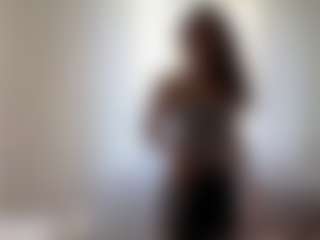 Bella's Live Sex Cam Show