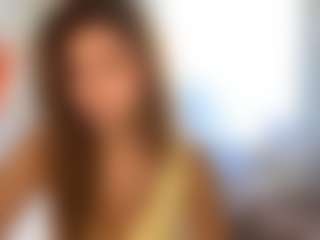 Live cam show with Bella - Skinny on Lustler
