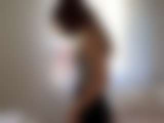 Live cam show with Bella - Athletic on iamadamtest123.com