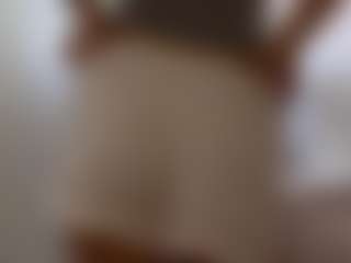 Bella's Live Sex Cam Show