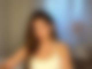 Live cam show with Bella - Genital Piercings on Camsoda