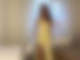Live cam show with Bella - Teen (18+) on Camsoda